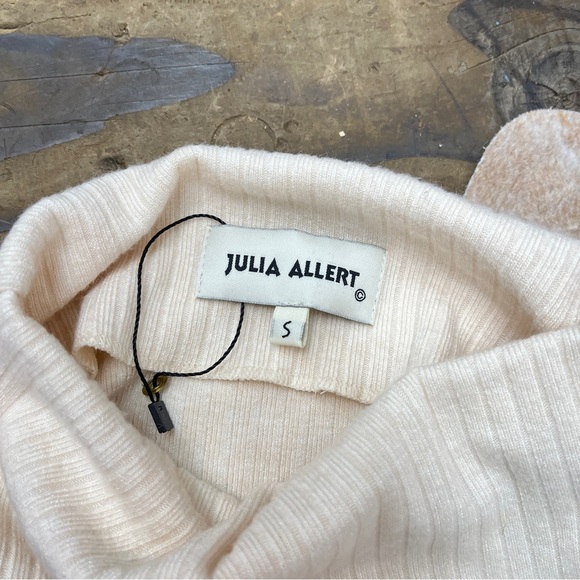 Julia Allert Rib Knit Asymmetric Blouse - Picture 7 of 8